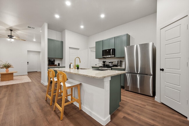 Photo - 2163 Langford Ave