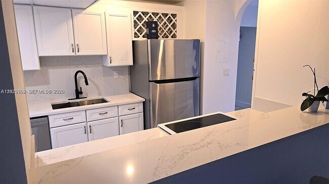 Photo - 2715 N Ocean Blvd Unit 2e
