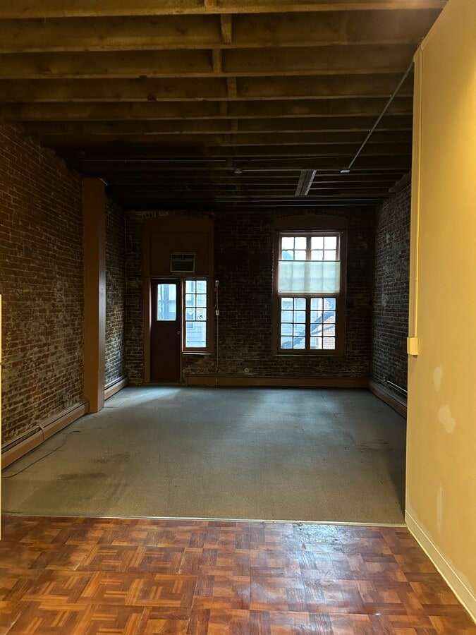 Photo - 28 S Strawberry St Unit #2