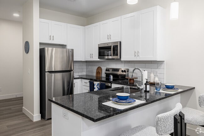 1BR, 1BA With Den - 1,015SF - Kitchen - Riverwalk Berlin