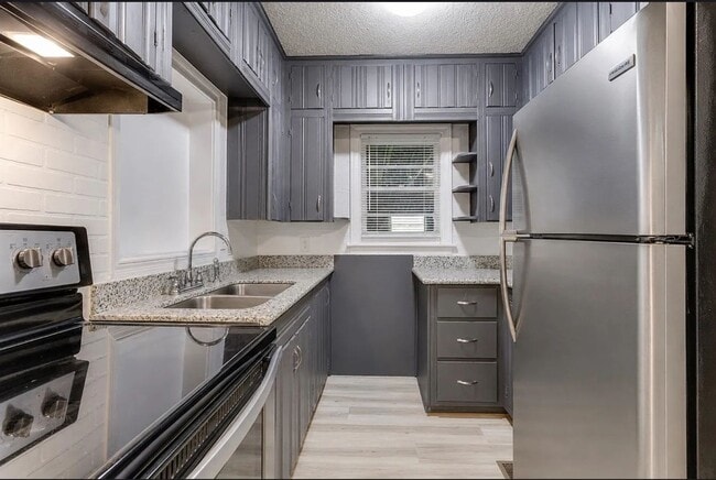 Photo - 2 Bedroom 1 Bath with attached garage. Move In ready Southeast Wichita