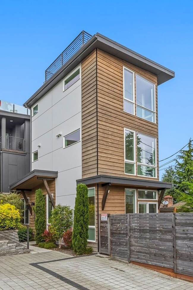 Building Photo - Air Conditioned Hilltop Gem w/ 360° Rooftop Ocean, Mountain and Skyline Views