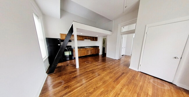 Photo - 1425 State St