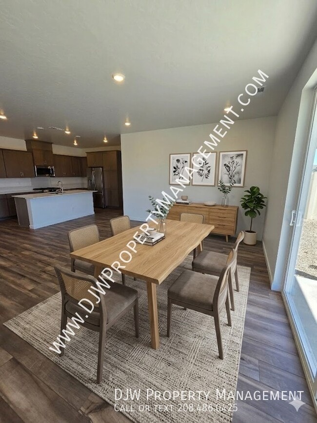 Photo - 1724 N Big Star Ave