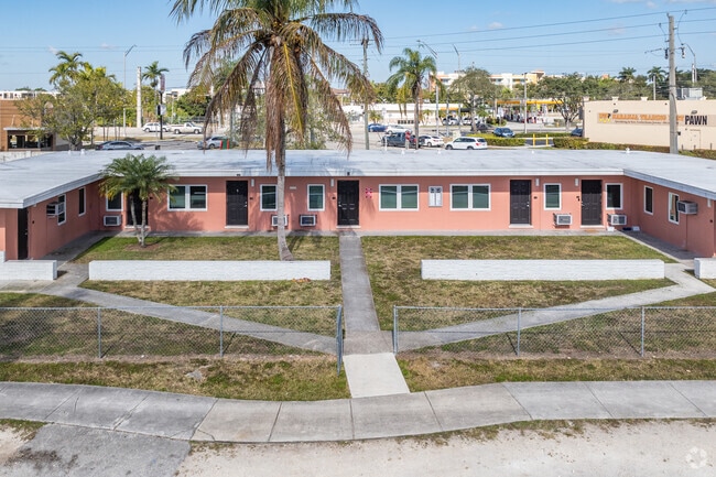 Building Photo - Gardens of Homestead