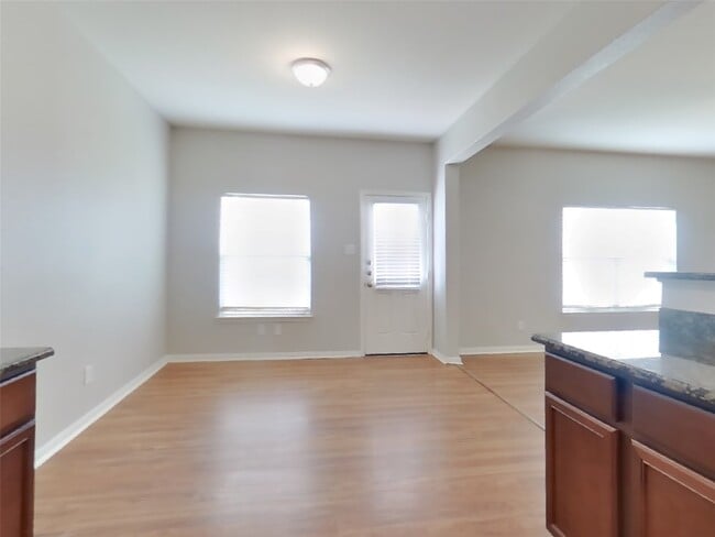 Photo - 216 Elm Patch Dr