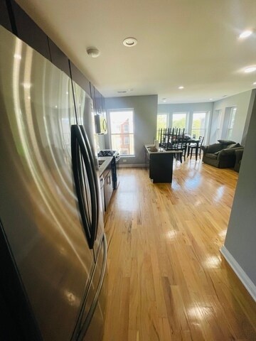 1411 E 67th Pl Unidad 3E