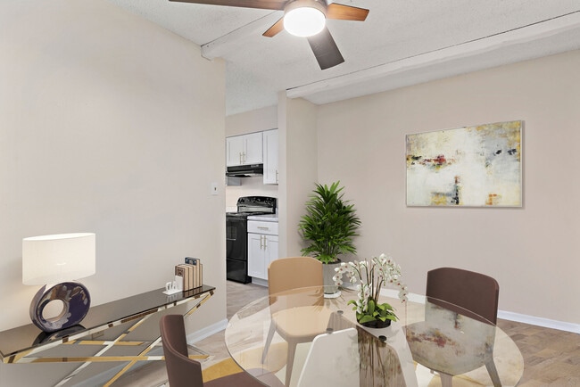 Full los apartamentos renovados. - Stone Oak Apartments