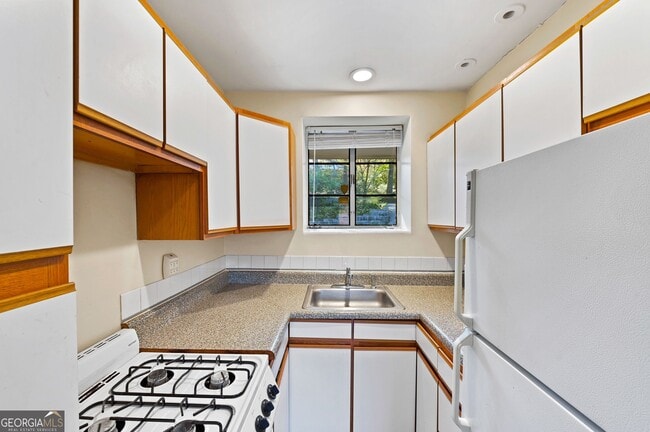 Photo - 1995 Ponce De Leon Ave NE