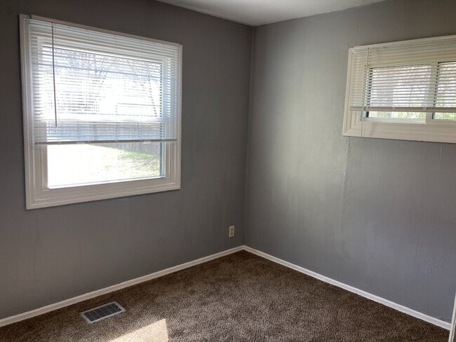 Photo - Cute 2 bed 1 bath!