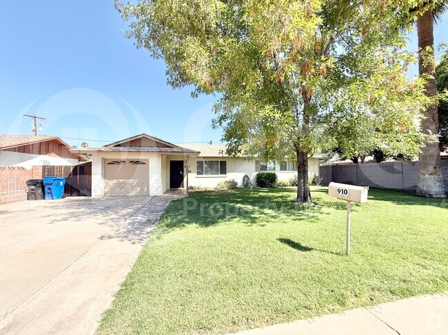 Building Photo - 910 N Wedgewood Dr Rental