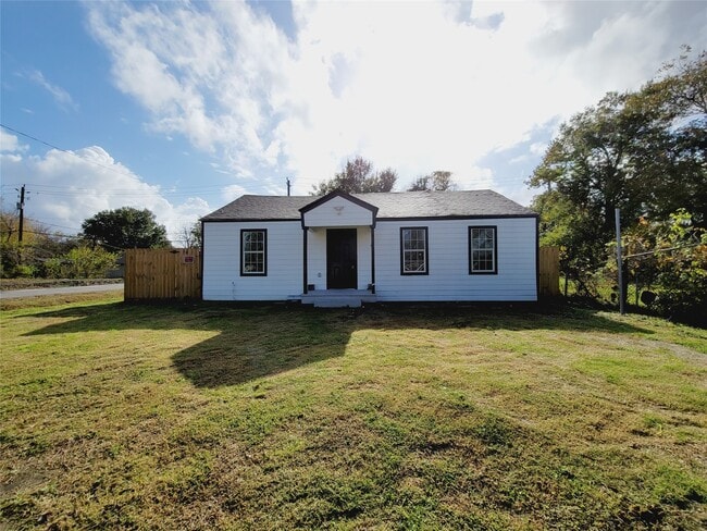 Building Photo - 4034 Dreyfus St