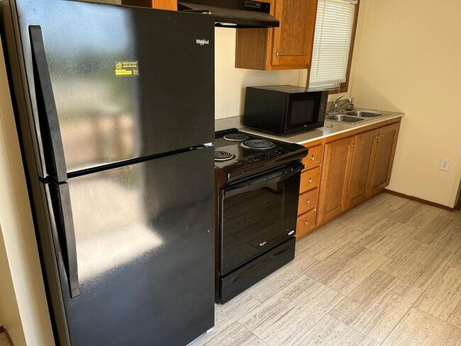 Photo - 1 bedroom/1bathroom home in the Star Dust Manufactured Home Community.