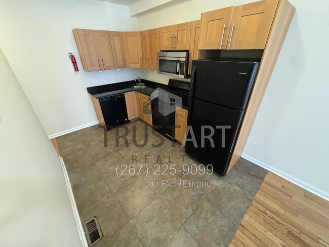 Building Photo - 1609 W Diamond St Unit 1