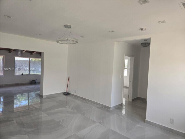 Photo - 707 NE 15th St Unit 1