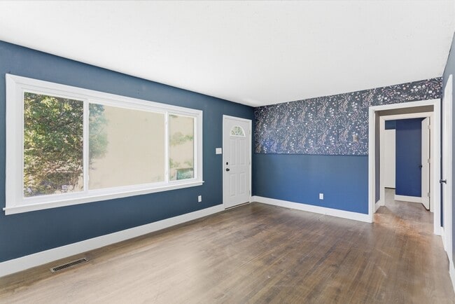 Photo - 900 Kingland Ave