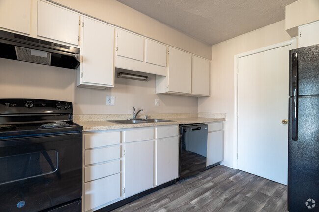 The 3x3 - Kitchen - Eagles Eyrie Rental