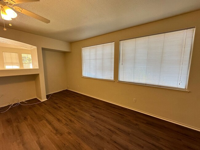 3090 Lanai Ct