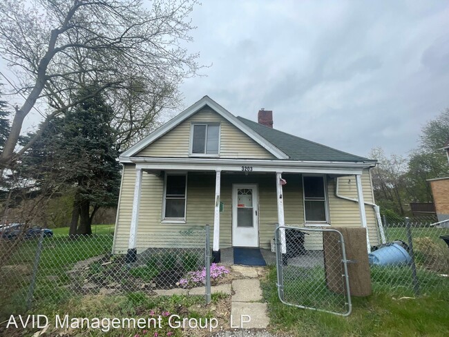 3 br, 1 bath House - 3203 Virginia Ave. - 3 br, 1 bath House - 3203 Virginia Ave.