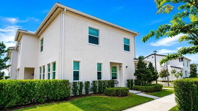 Photo - 16454 Helix Ct