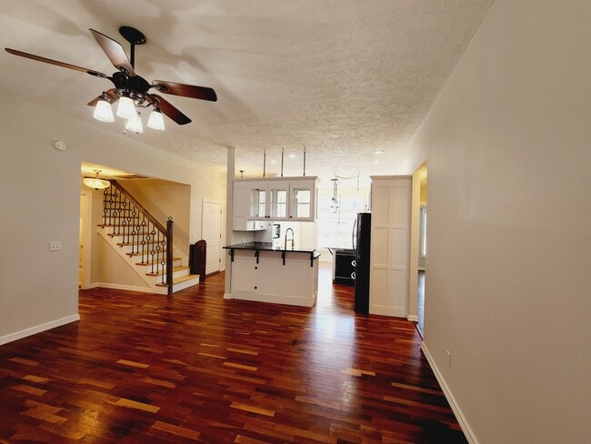 Building Photo - 4 Bedrooms in Southwest Springfield / Batt... Rental
