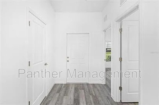 Photo - 5205 30th St SW