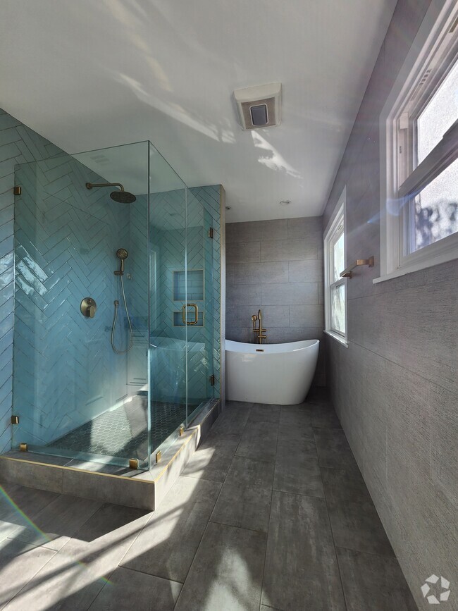 Building Photo - 1307 W 23rd St Unit 1/2 Rental