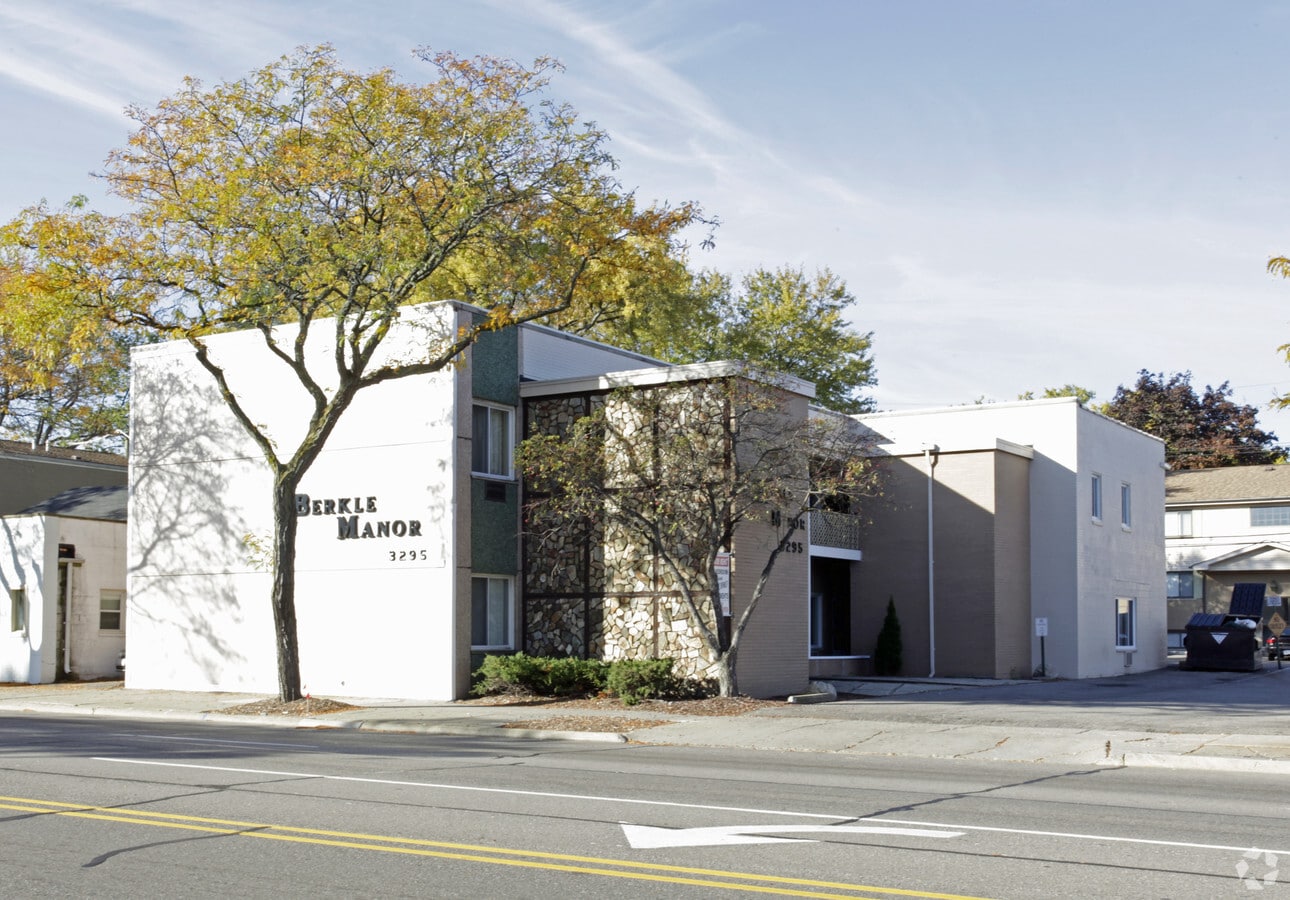 Photo - Berkley Manor Apartments