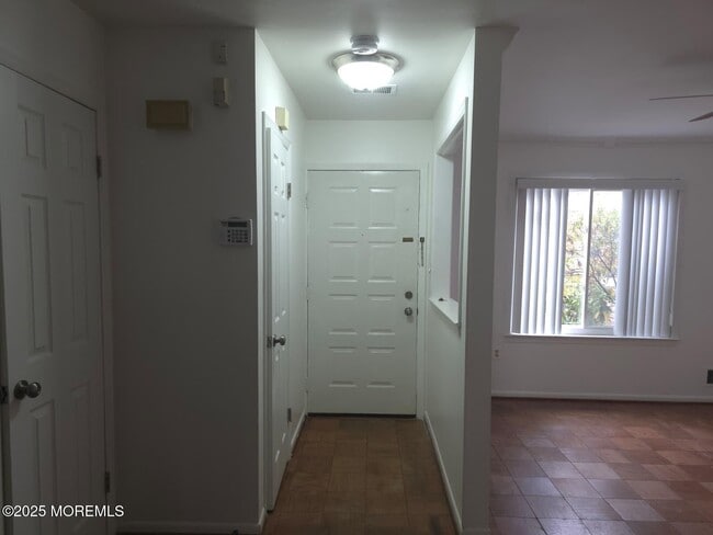 Photo - 1031 Schmidt Ln