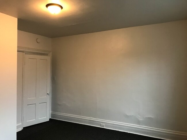 Photo - 423 Parade St