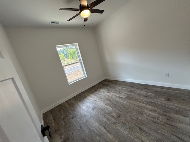 Photo - 587 Panich St