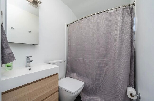 Photo - 2010 W 22nd St