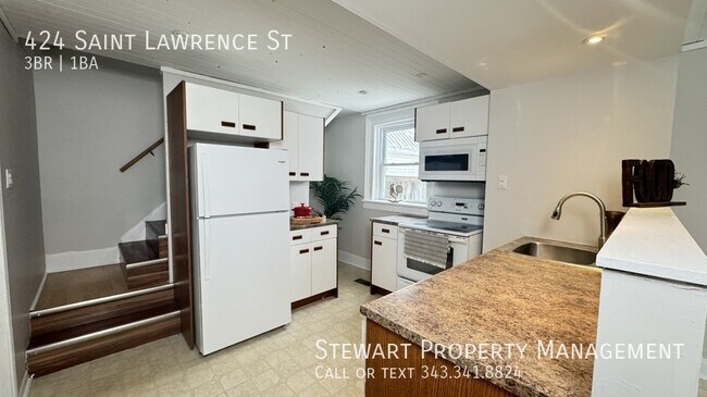 Photo - 424 St Lawrence St