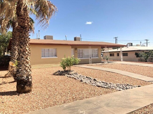 Photo - 209 San Saba Rd