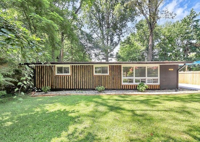 Beautifully Renovated 3BD/1BA Ranch in Sen... - Beautifully Renovated 3BD/1BA Ranch in Sen... House