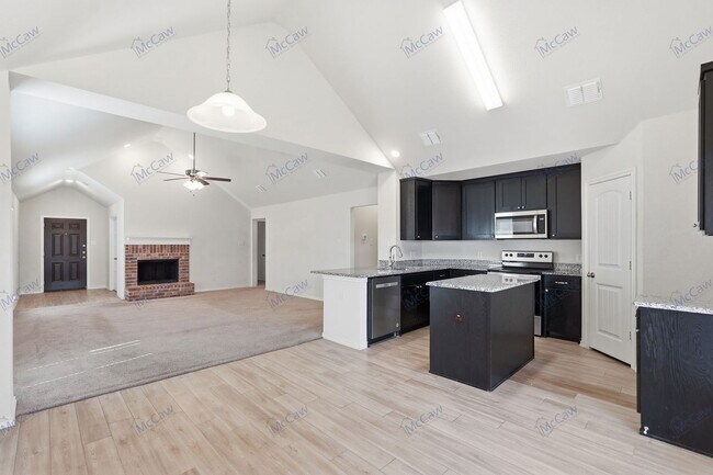 Photo - 422 Greenhaven Dr