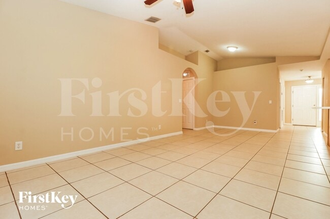 Photo - 362 Overbrook St