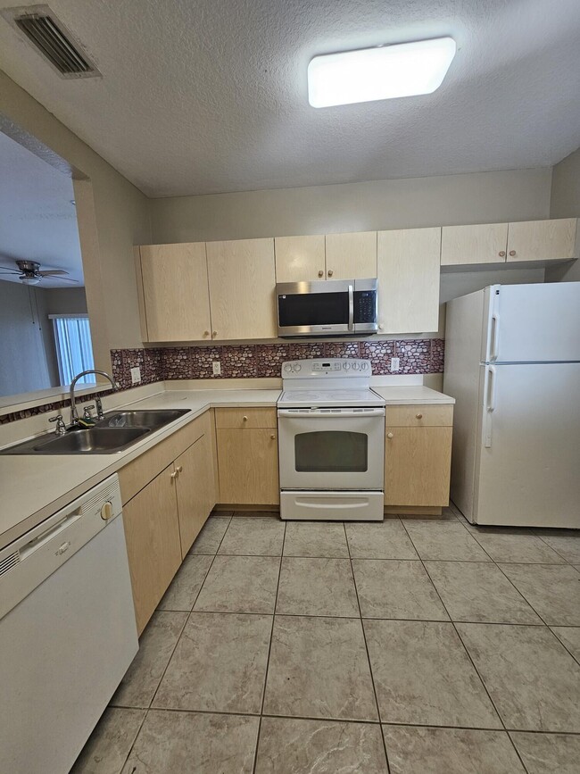 Photo - 1157 Golden Lakes Blvd Unit 623