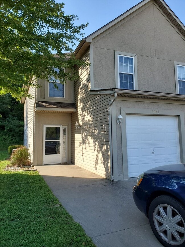 Photo - Oak Grove 3 bedroom 2 1/2 Bath Townhouse