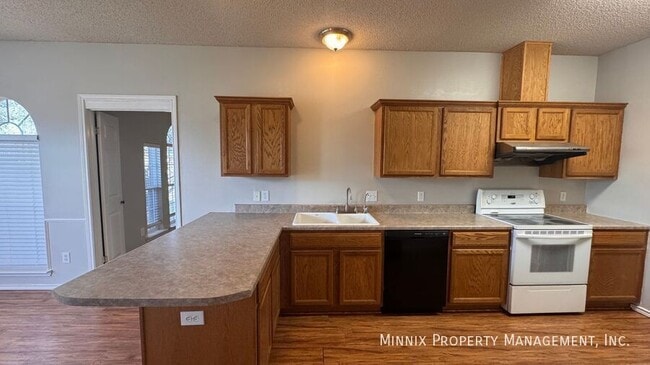 Photo - 6705 87th St