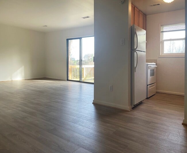 Photo - Charming 2 bedroom condo off of Jamestown Road! AVAILABLE July 2026!