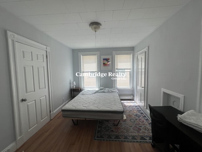 Building Photo - 10 Seventh St. Unit B
