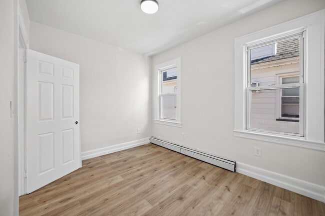 Dormitorio (2) - 129 Banta Ave Unidad 2