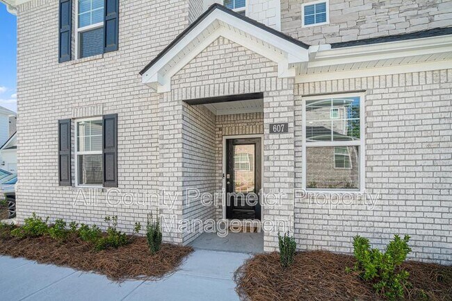 607 Silver Moon Dr