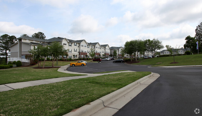 Building Photo - Lakeside Gardens Rental