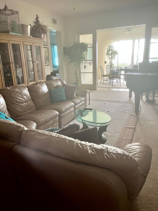 Building Photo - 26 Harbour Isle Dr W Unit 301 Rental