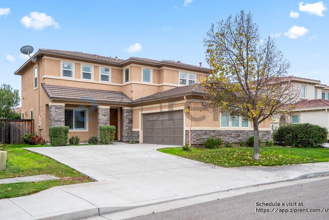 Photo - 1726 Hummingbird Way