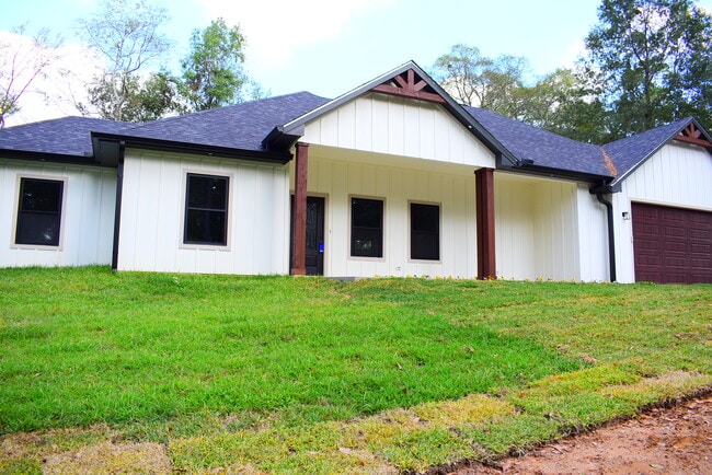 Photo - 2713 Sullivan Dr
