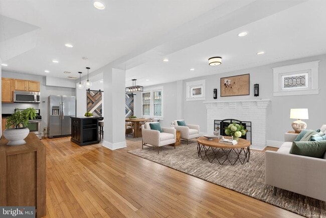 Photo - 7903 Woodbury Dr