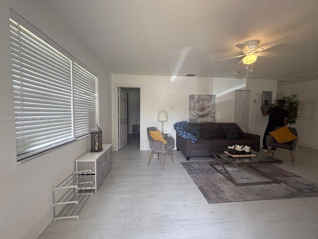 Photo - 201 Columbus Pkwy Unit B